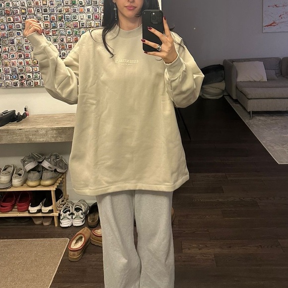 Fear of god Essentials Beige Relaxed Crewneck - Picture 2 of 2